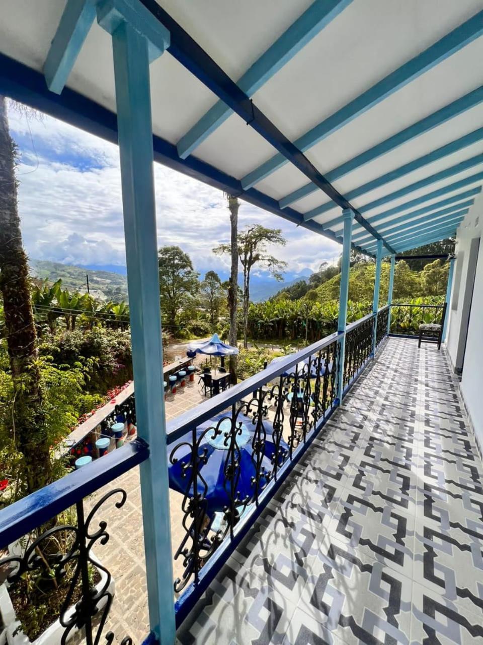Hotel Vista Farallones Jardin Exterior photo